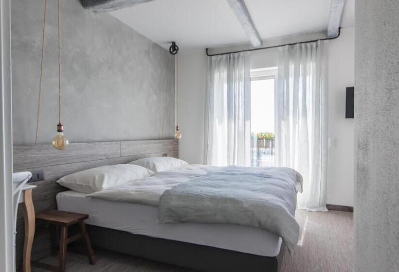 Отель Seven Boutique