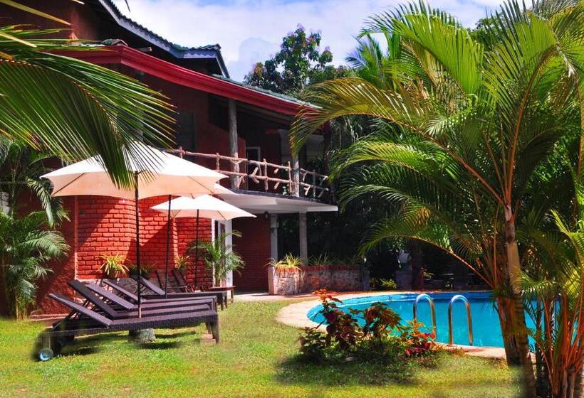 Отель Sigiri Heritage Villa