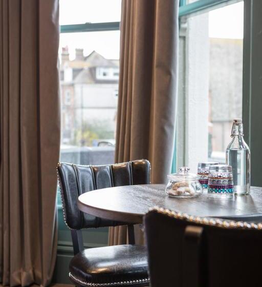 Отель The Driftwood Bexhill