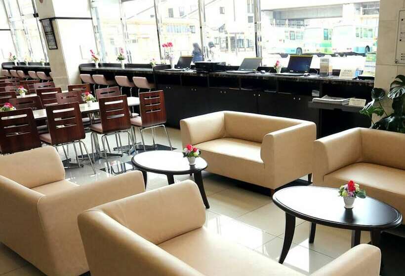 فندق Toyoko Inn Shintakaokaeki Shinkansen Minamiguchi