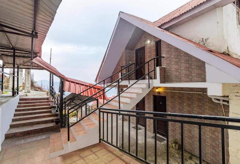 Отель Treebo Snow View Resort Kufri With Mountain View