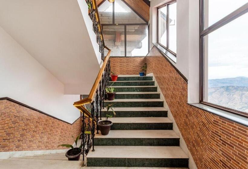 Отель Treebo Snow View Resort Kufri With Mountain View