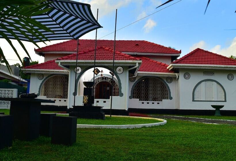 Отель Walawwa Dutch House