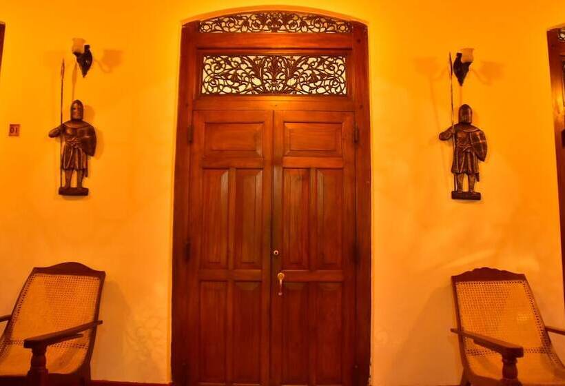 Отель Walawwa Dutch House