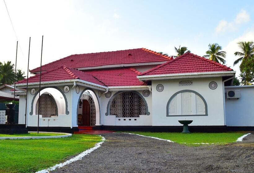 Отель Walawwa Dutch House