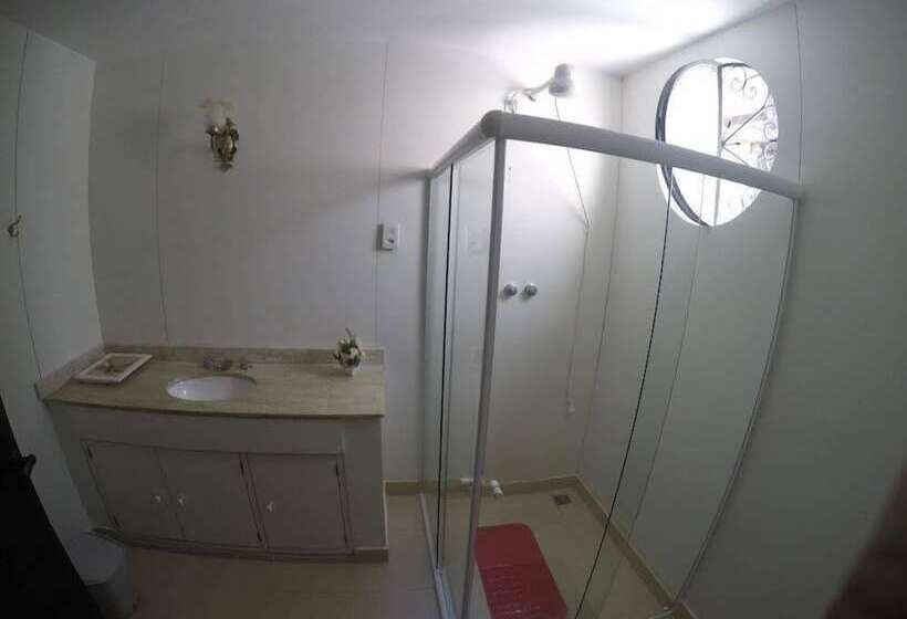 Le Monde Hostel   Suites E Camas