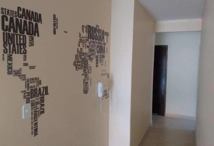 Le Monde Hostel   Suites E Camas