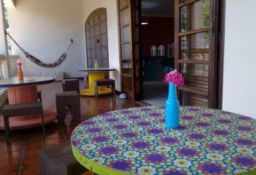 Le Monde Hostel   Suites E Camas