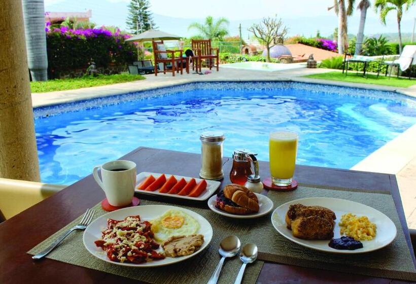 Lindo Ajijic Bed & Breakfast