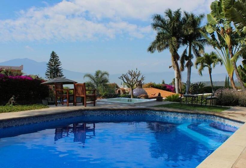 Lindo Ajijic Bed & Breakfast