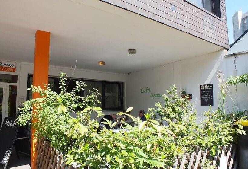 Max Hostel