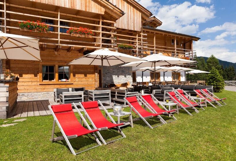 אתר נופש Chalet Hôtel Borgo Eibn Mountain Lodge