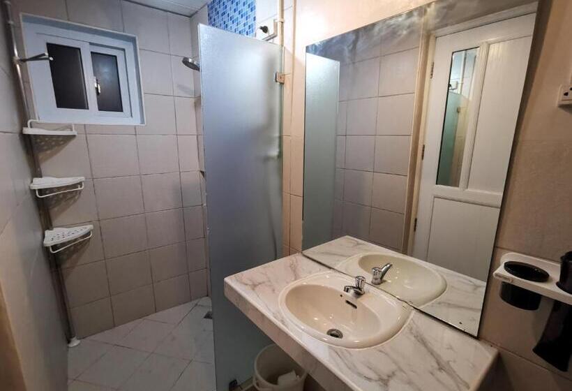 استراحتگاه Pescadores Suites Moalboal