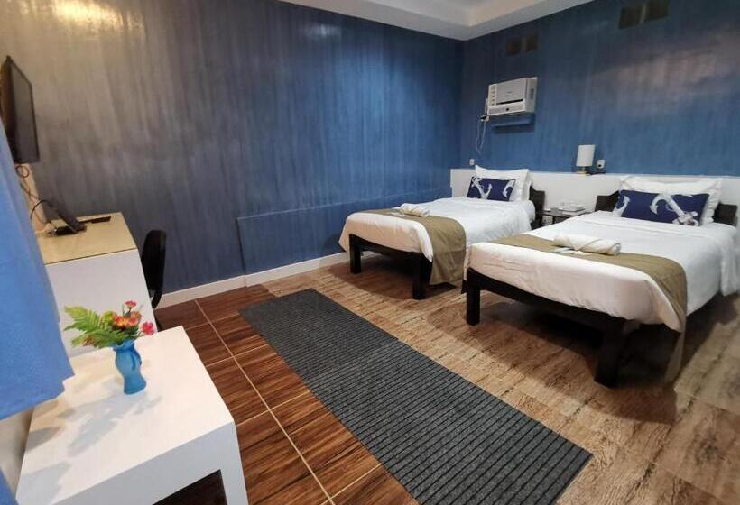 استراحتگاه Pescadores Suites Moalboal