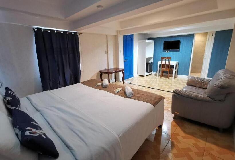 استراحتگاه Pescadores Suites Moalboal