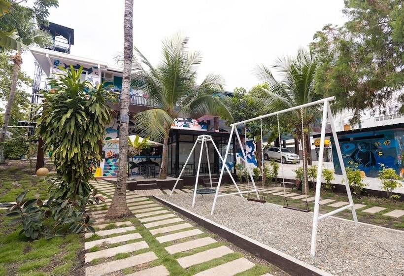 استراحتگاه Pescadores Suites Moalboal