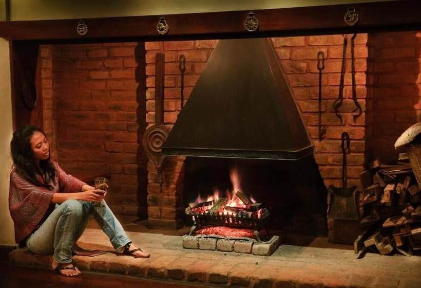 Strawberry Hill Hotel & Restaurant