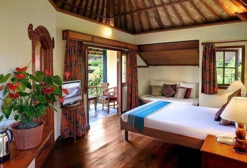 Strawberry Hill Hotel & Restaurant