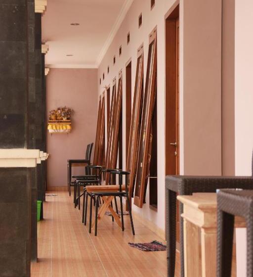 فندق صغير Nuka Beach Inn