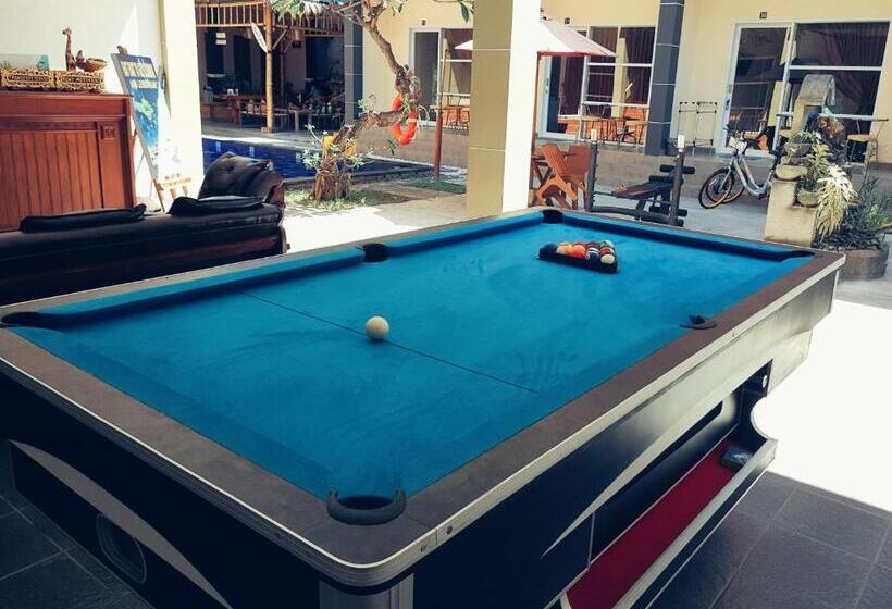 فندق صغير Nuka Beach Inn