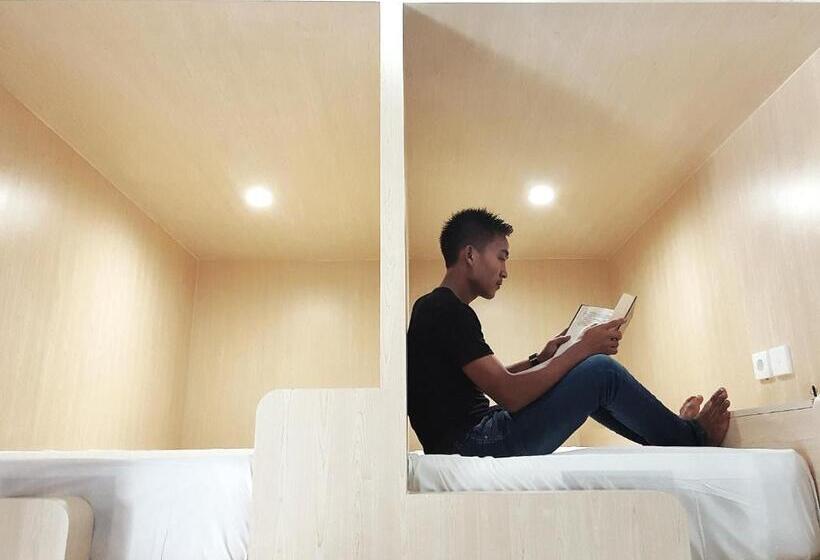 فندق صغير Nuka Beach Inn