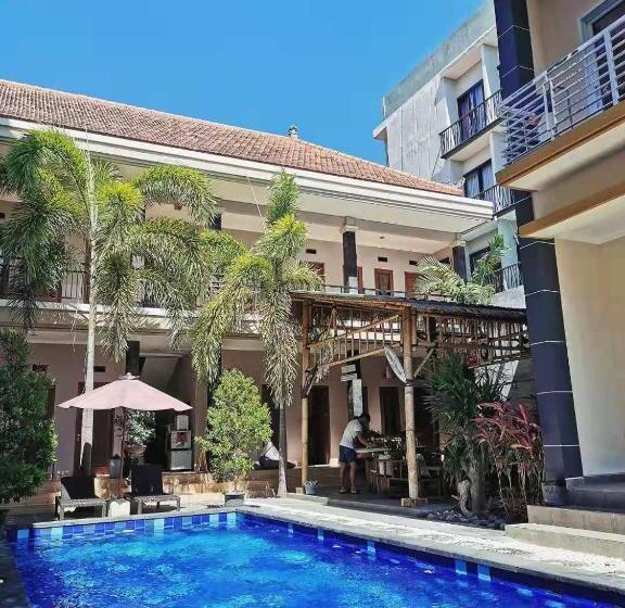 فندق صغير Nuka Beach Inn