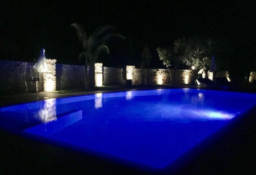 צימר Carone Suite   Charme & Pool