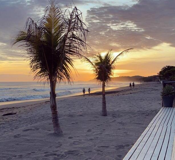 민박 Casitas Pacific