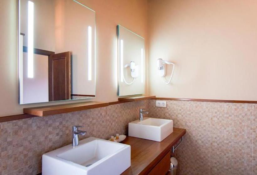 민박 Les Feixes Llargues Casa Amb 7 Suites  Lloguer De Casa Sencera, Amb Capacitat Per 14 Persones