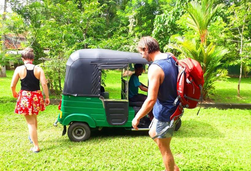 住宿加早餐 Nisala Villa Midigama