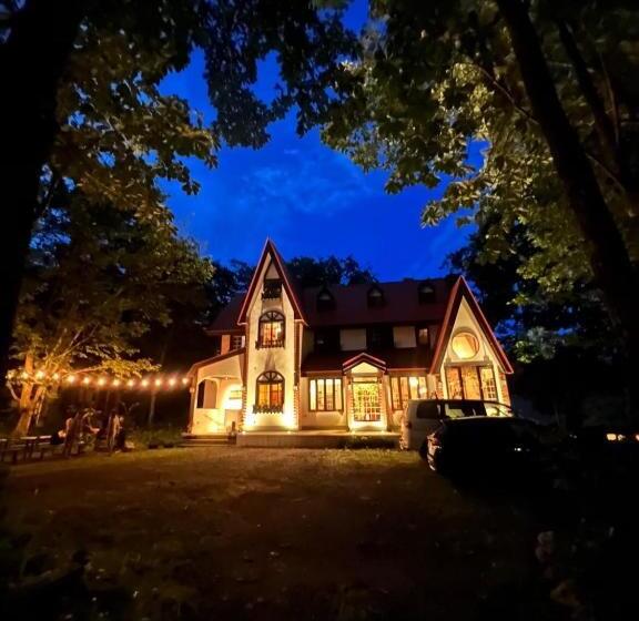 مبيت وإفطار Panketo Lodge & Yoga Studio