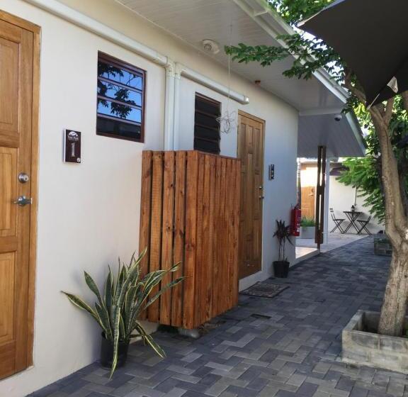 تختخواب و صبحانه The Pier Beach Inn & Suites