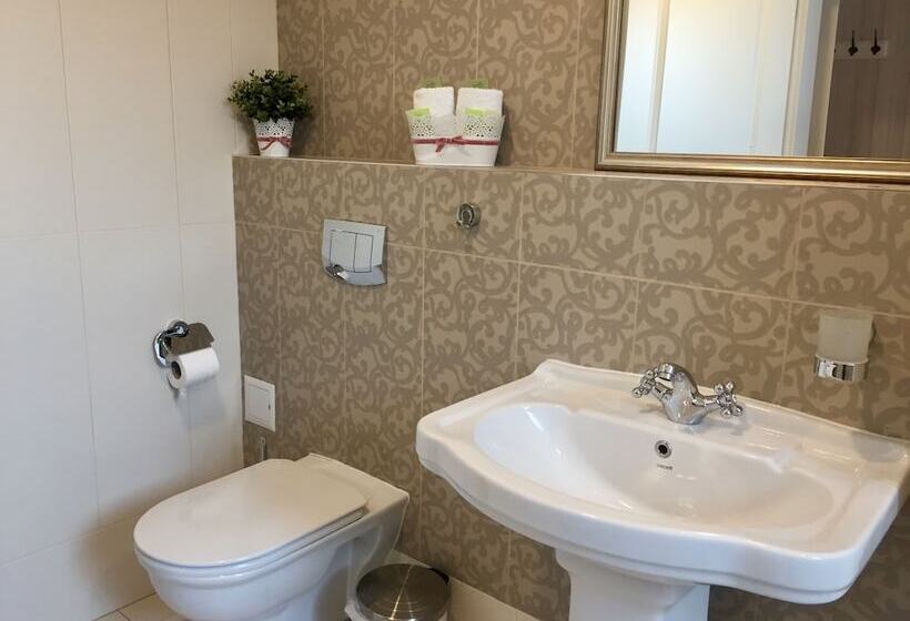 Family Hotel Agoncev