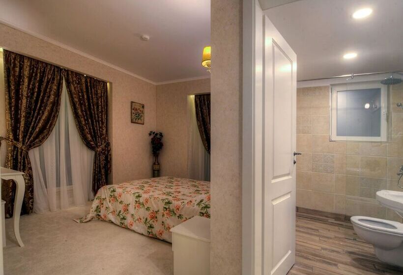 Family Hotel Agoncev