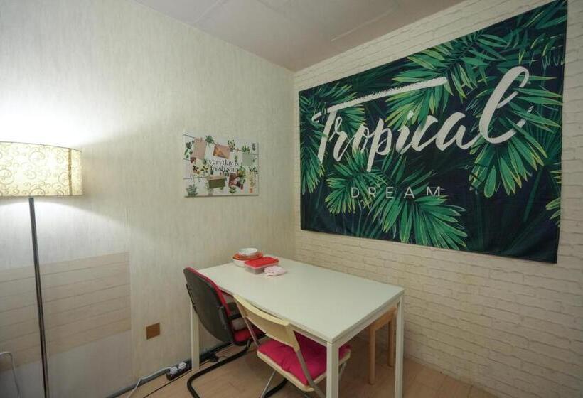 G Traveler Accommodation Hostel