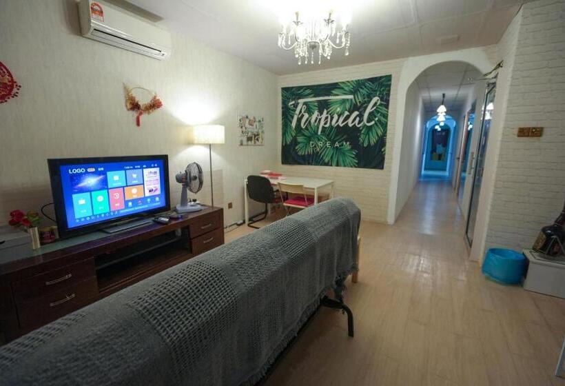 G Traveler Accommodation Hostel