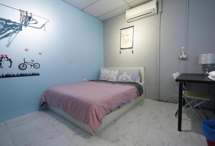 G Traveler Accommodation Hostel