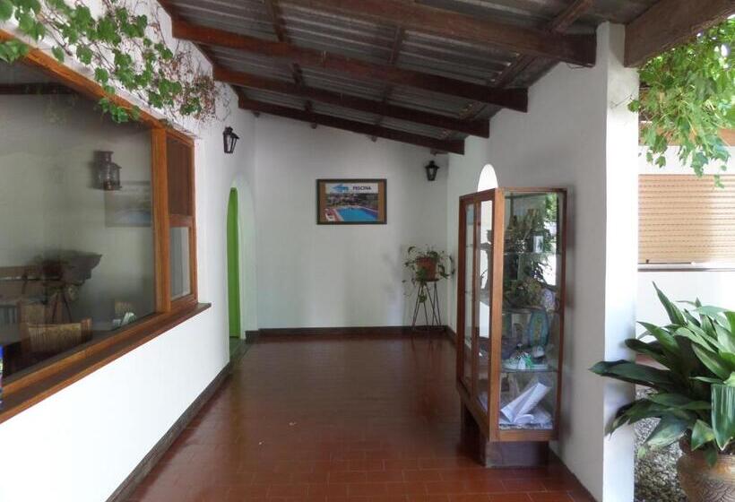 Отель Carmen De Areco