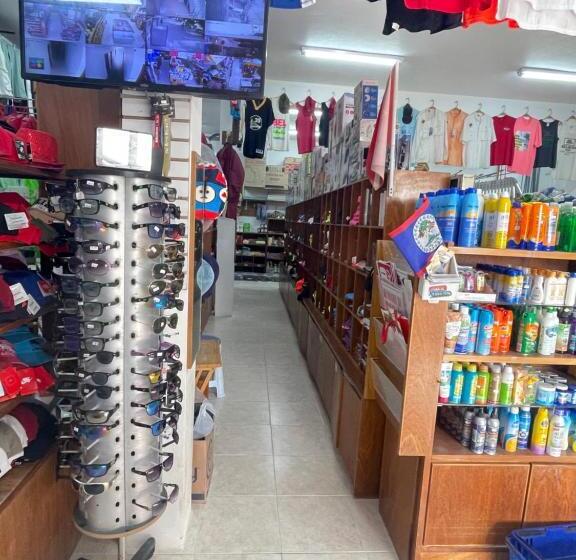 فندق Caye Caulker Beach