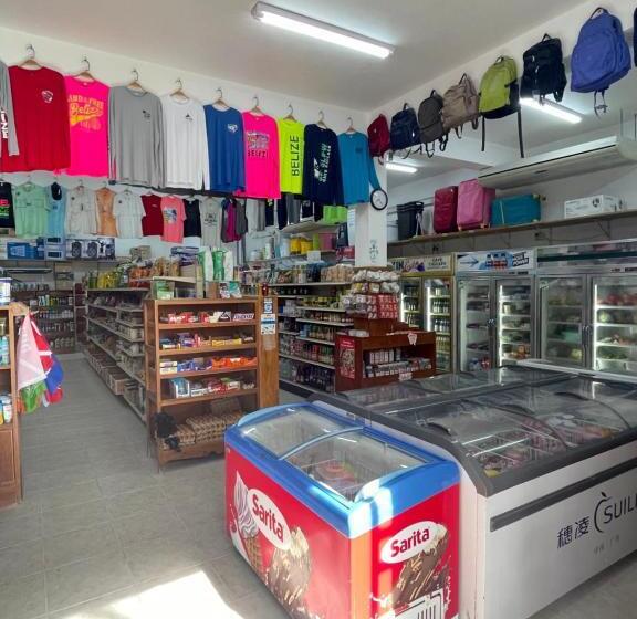 فندق Caye Caulker Beach