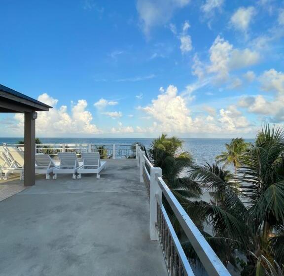فندق Caye Caulker Beach