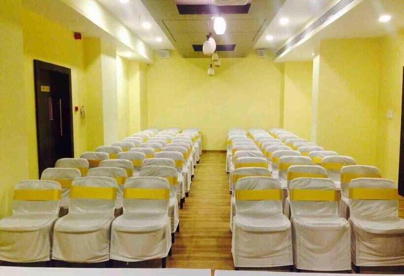 בית מלון כפרי Dhuri Resort