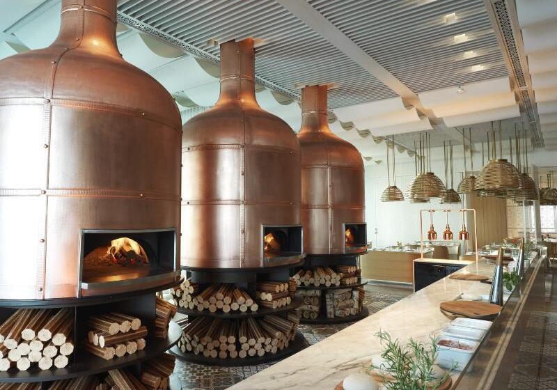 Four Seasons Hotel Kuwait At Burj Alshaya