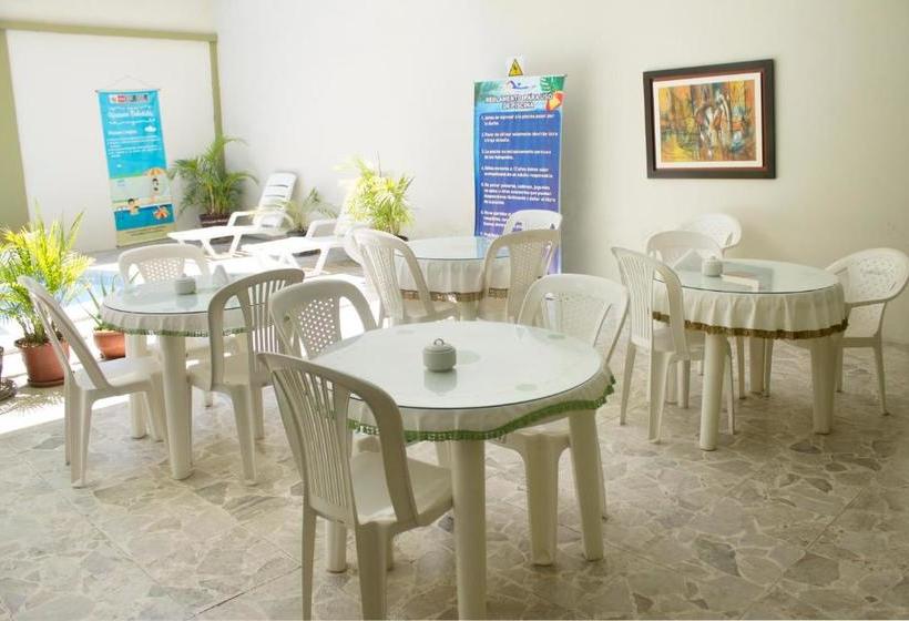 هتل Hostal Oro Verde