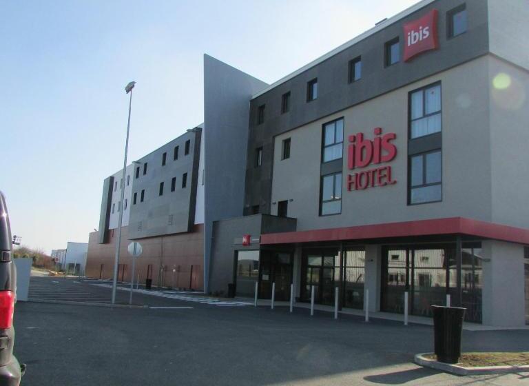 Отель Ibis Niort Est Mendes France