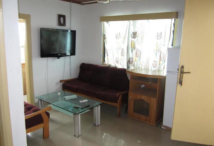 هتل Kwesi Affum Apartments