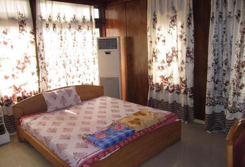 هتل Kwesi Affum Apartments