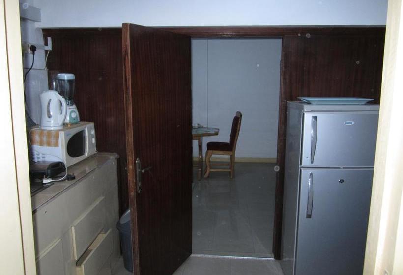 هتل Kwesi Affum Apartments