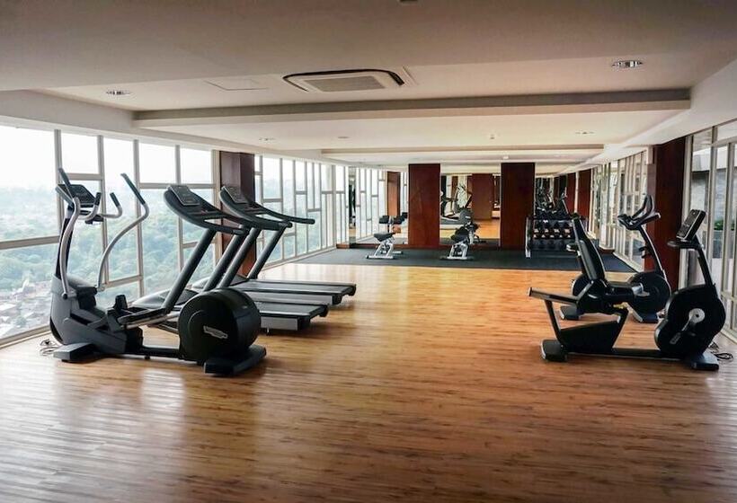 Louis Kienne Hotel Pandanaran