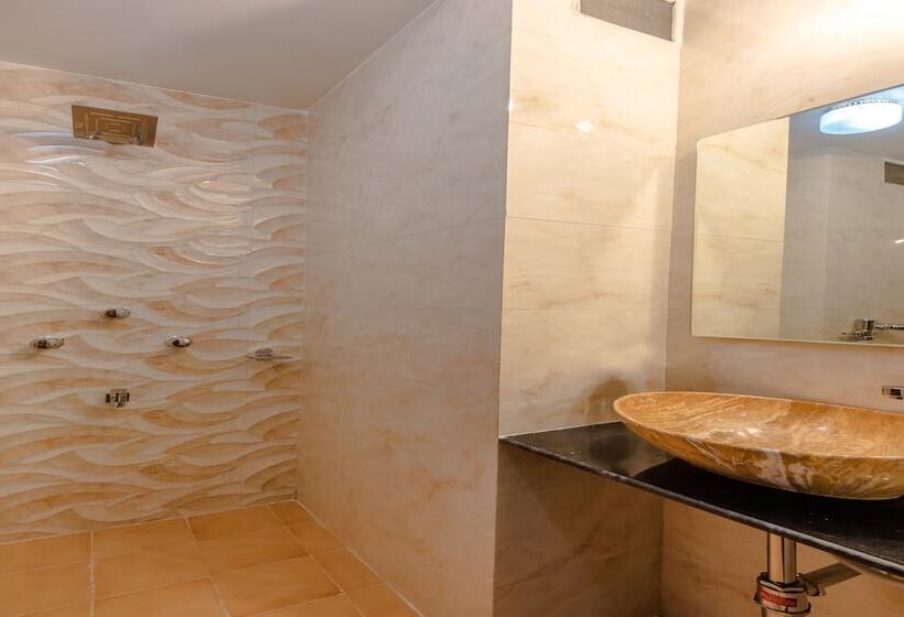 فندق Mogul Palace   Near Masjid Bunder Mumbai